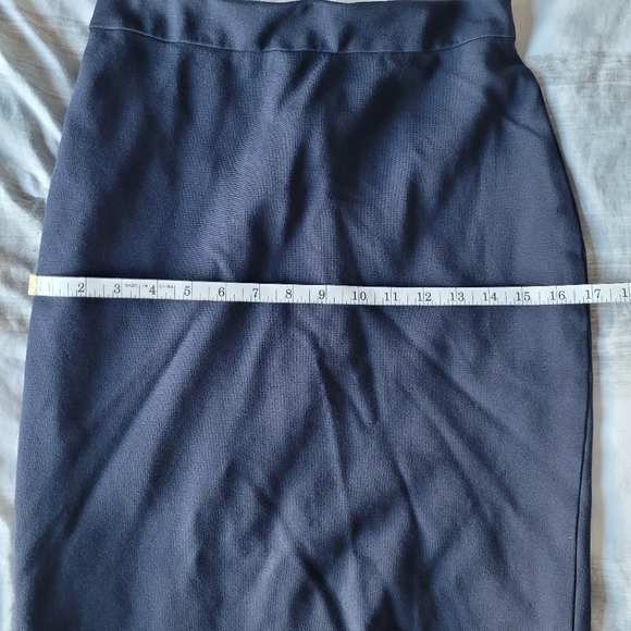 Ann Taylor Pencil Skirt Black Sz 2 Stretchy - Picture 3 of 6